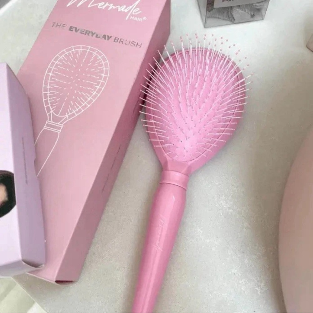 New mermade hair Everyday Brush In Pink Full Size